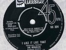 RARE MOTOWN-MIRACLES-I LIKE IT LIKE THAT/YOURE SO FINE AND SWEET-UK STATESIDE