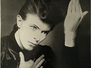 David Bowie HEROES  with lyric insert Vinyl cleaned Excellent condition.