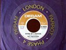 THE FLIRTATIONS Northern Soul 45 NOTHING BUT A HEARTACHE   Deram (M-)
