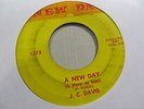 J.C. DAVIS New Day 45 NEW DAY 70s funk ohio VG+ plays well