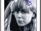 JONI.MITCHELL - MUSIC LEGEND - ORIGINAL HAND SIGNED AUTOGRAPH