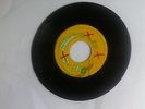 {PRE}BLACK UHURU - JAH IS OUR GUIDE/ VERSION/ RARE ONE WAY ROOTS STEPPER/ 7