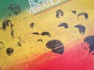 33T ROCKING-VIBRATION VINYLE COLOR BLUE ENGLAND RARE REGGAE LINVAL THOMPSON