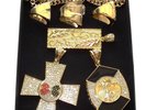 ELVIS STYLE 6 PIECE JEWLLERY SET IN BOX , RINGS AND PENDANTS FOR ELVIS ETA .