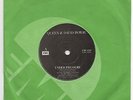 QUEEN & DAVID BOWIE - UNDER PRESSURE 7