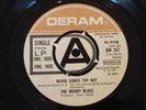 THE MOODY BLUES -NEVER COMES THE DAY rare UK 1969 DEMO PROMO / PSYCH DERAM MINT-