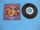 RARE 45t QUEEN ONE YEAR OF LOVE/GIMME THE PRIZE du film HIGHLANDER