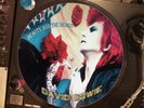DAVID BOWIE - Beauty And The Beast 12