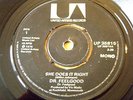 DR FEELGOOD - SHE DOES IT RIGHT  7