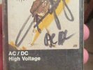autographe signed angus young ac dc acdc k7 tape high voltage made in germany