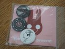 RACONTEURS WHITE STRIPES BRIXTON ACADEMY 2006 FULL SET OF 3 BADGES SEALED