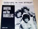 45 MARTHA AND THE VANDELLAS Dancing in The Street GORDY Orig w PICTURE SLEEVE 7