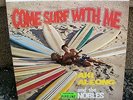 AKI ALEONG AND THE NOBLES COME SURF WITH ME SIS ORIG 63 STEREO VEEJAY SR-1060 LP