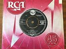 PARTY UK  BLACK RCA ROUND CENTRE - ELVIS PRESLEY EARLY 60'S PRESSING