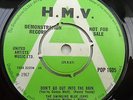 SWINGING BLUE JEANS Don't Go Out Into The Rain RARE 1967 UK HMV DEMO 7