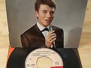 RARE 45T EP POCHETTE PRESENTOIR JOHNNY HALLYDAY TU M'PLAIS