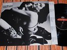 SCORPIONS   LOVE AT FIRST STING  LP   { NEAR MINT } WITH ORIGINAL INNERSLEEVE