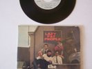 EP 4 TITRES VINYL 45 T , THE BARRON KNIGHTS , LAZY FAT PEOPLE . FESTIVAL 1537 .