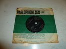 THE BEATLES - Yellow Submarine  1966 UK solid centre first issue 7
