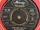 DEE DEE WARWICK WORTH EVERY TEAR I CRY ORIGINAL UK MERCURY 45 CLIP