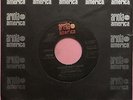 LOVE COMMITTEE Am I Wasting Time US ORIG 45'S ARIOLA AMERICA MODERN SOUL LISTEN