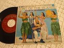 MARTY ROBBINS  COLUMBIA EP 10871 SONG OF THE ISLANDS/NOW IS THE HOUR/ALOHA OE &2