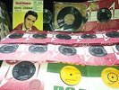 ELVIS PRESLEY  x 18 UK x 45s incl. 2 x E.P.s & TRUTH ABOUT ME  6 inch 78 rpm