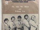 Paul Revere & THE RAIDERS 60s Singapore Press CBS EP 45s Malaysia