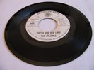 THE VOLUMES - GOTTA GIVE HER LOVE / I CAN'T LIVE WITHOUT YOU - AMERICAN ARTS DJ