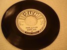 SUN 334 JOHNNY CASH Straight A's In Love / I Love You Because 1st Press PROMO