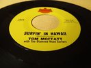 TOM MOFFATT - SURFIN’ IN HAWAII Hawaiian DICK JENSEN surfer surfing 45 MINT