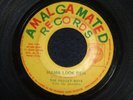 THE REGGAE BOYS - MAMA LOOK DEH   (Reggae)  45