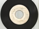 CONQUERORS / SWEET LITTLE ANGEL / TREAT ME RIGHT / 7''/ VG-