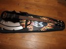 KISS Gene Simmons Cort Axe Bass II mit Gigbag