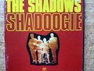 coffret 3 vinyl 33 tours THE SHADOWS, SHADOOGIE, APACHE, ALICE IN SUNDERLAND