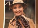 LULU   - 1970s SEXY POSE  -  SIGNED  10X8  COL  PHOTO   -    UACC GENUINE