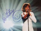 WHITNEY HOUSTON HAND SIGNED STUNNING 10 x 8 COLOUR PHOTO IN BLUE MARKER