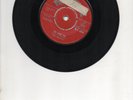 THE BEATLES “SHE LOVES YOU” RED LABEL RARE IRISH PRESSING 1963  7” VINYL