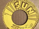 JERRY LEE LEWIS SUN LABEL RECORD WITH AUTOGRAPH SIGNED BREATHLESS NEAR MINT