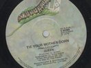 QUEEN   Rare 1976 Aust Only 7