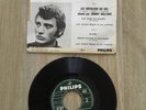 Johnny hallyday 45t les chevaliers du ciel  4 titres
