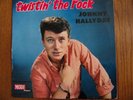 Vinyle 33 t Johnny Hallyday TWISTIN' THE ROCK  Année 1962 mode disque
