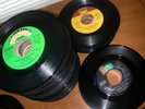 (  130  ) 45 RPM'S   /  ROCK  BANDS   -  R & B  VOCALS  /  1970'S -  1980'S