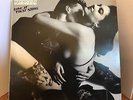 SCORPIONS-LOVE AT FIRST STING-RARE ORIGINAL PRESSING-FANTASTIC SHAPE-1984