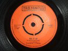 THE KINGSTONIANS  -  MIX IT UP  (REGGAE)  45