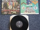 THE BEATLES - SGT PEPPER 1980's UK EMI PARLOPHONE PCS 7027 + CUTOUTS *NEAR MINT*