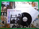 WINGS - LONDON TOWN / Japanese Pressing Vinyl LP W/OBI & POSTER EPS-81000 U42