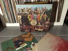 THE BEATLES: SGT. PEPPER‘S LONELY HEARTS CLUB BAND, original OIS + cardboard RAR