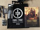 TAKE THAT WONDERLAND TOUR 17 VIP GIFT BAG SIGNED AUTOGRAPHED PROGRAMME O2 LONDON