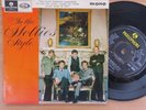 THE HOLLIES   IN THE HOLLIES STYLE - UK PARLOPHONE EP - 1964
